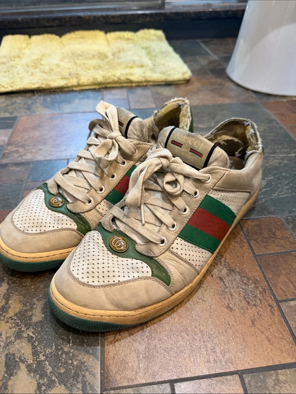Gucci Beige Sneakers with Green & Red Web Stripe